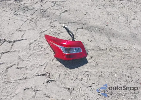 2017 Nissan Sentra S z USA, uszkodzony, nr VIN 3N1AB7AP9HY324278